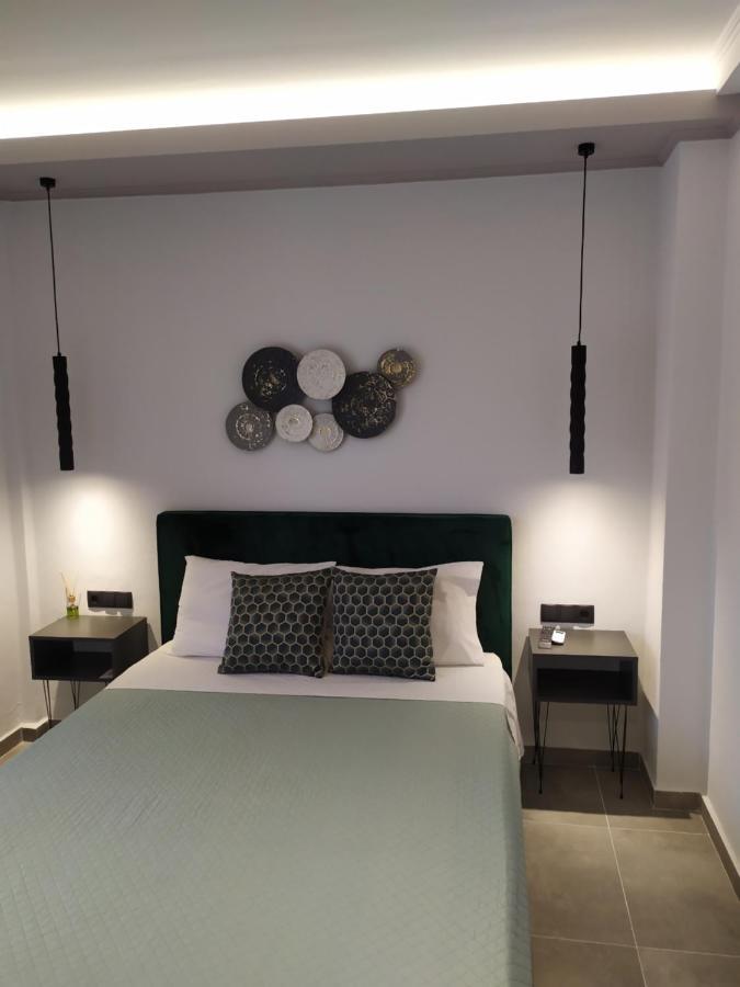 Studios Periklis Limenas  Luaran gambar