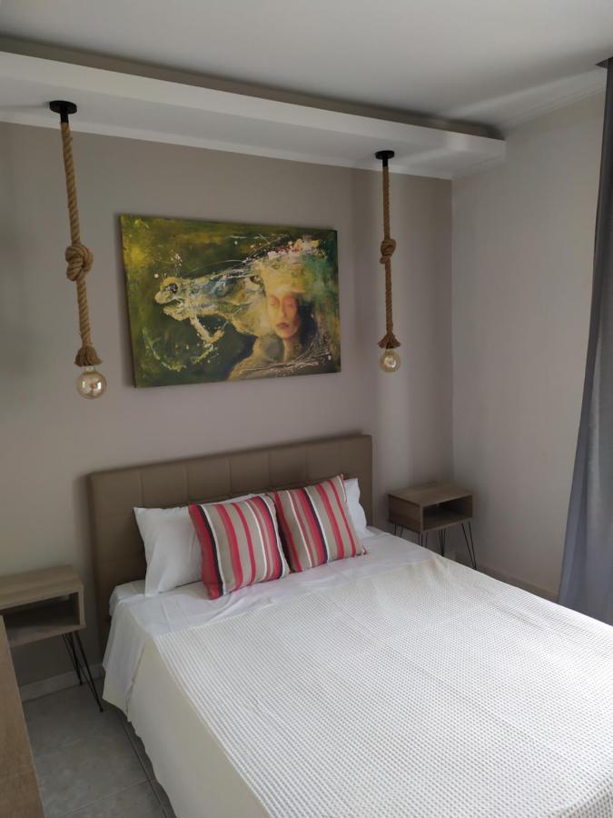 Studios Periklis Limenas  Luaran gambar
