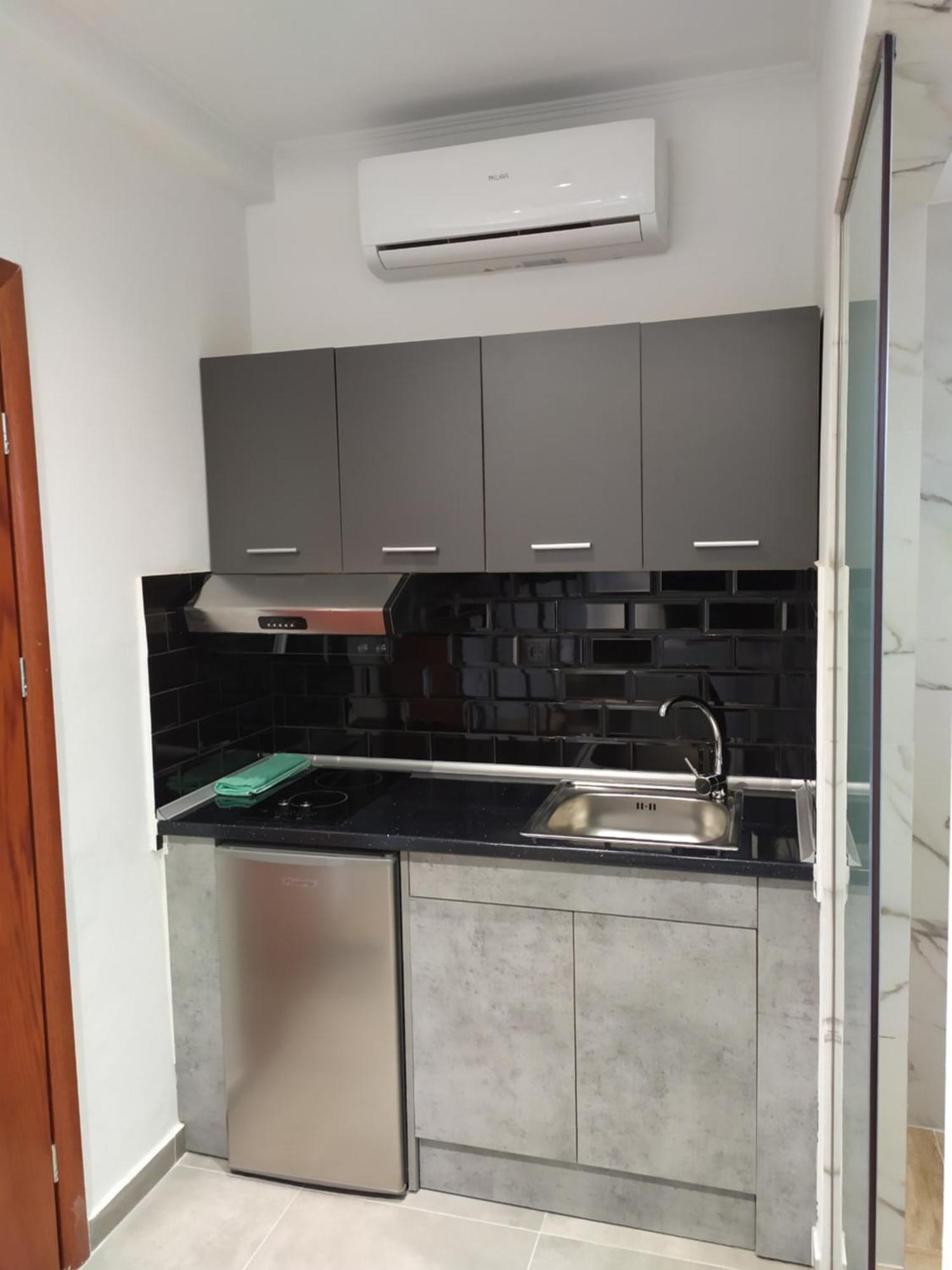 Studios Periklis Limenas  Luaran gambar