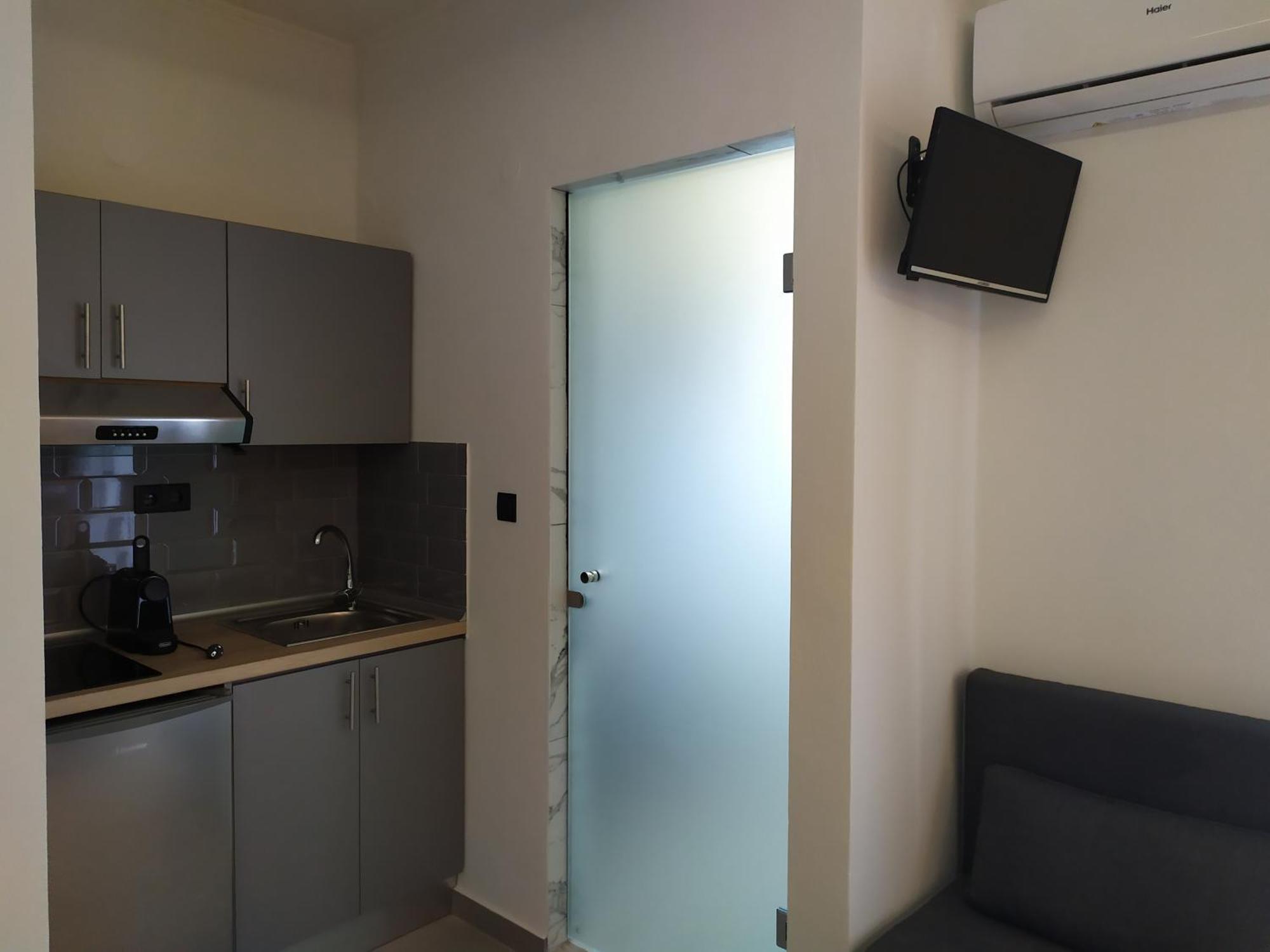Studios Periklis Limenas  Luaran gambar